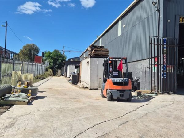 1500  m² Industrial space in Pinetown Central