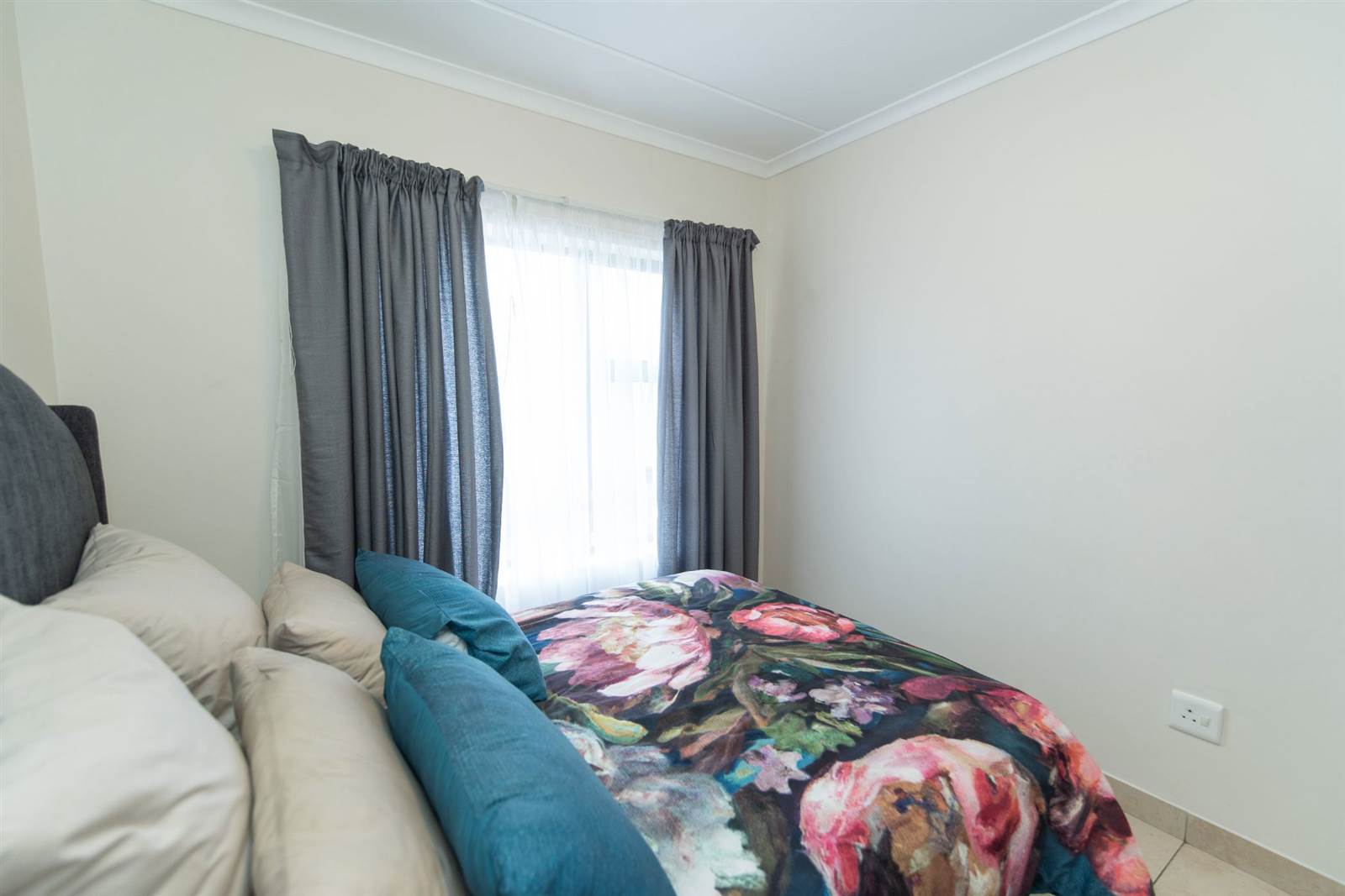2 Bed Apartment in Winterhoek Park photo number 11