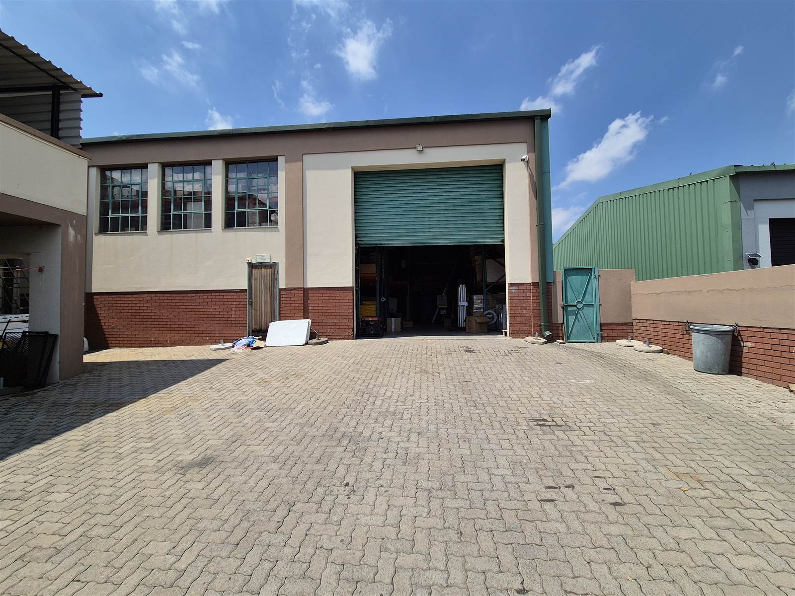 550  m² Industrial space in Linbro Park photo number 26