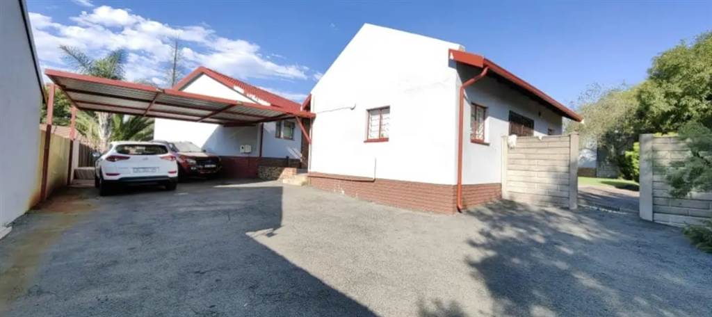 4 Bed House in Secunda photo number 9