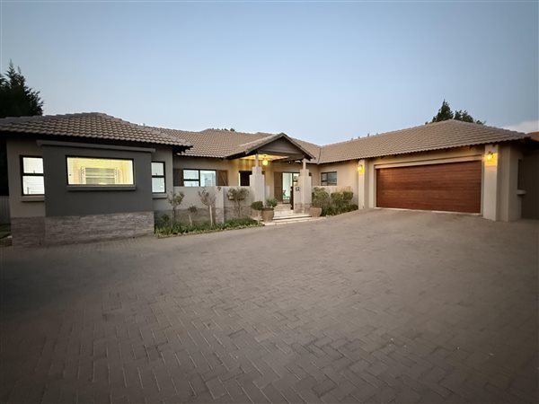 4 Bedroom House 4 Bedroom House