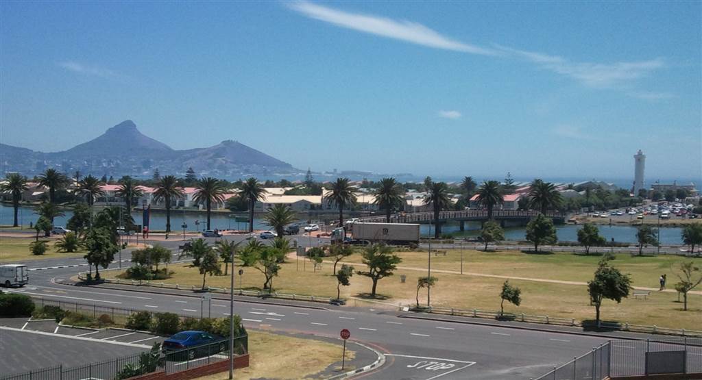1 Bed Apartment in Milnerton Central photo number 21