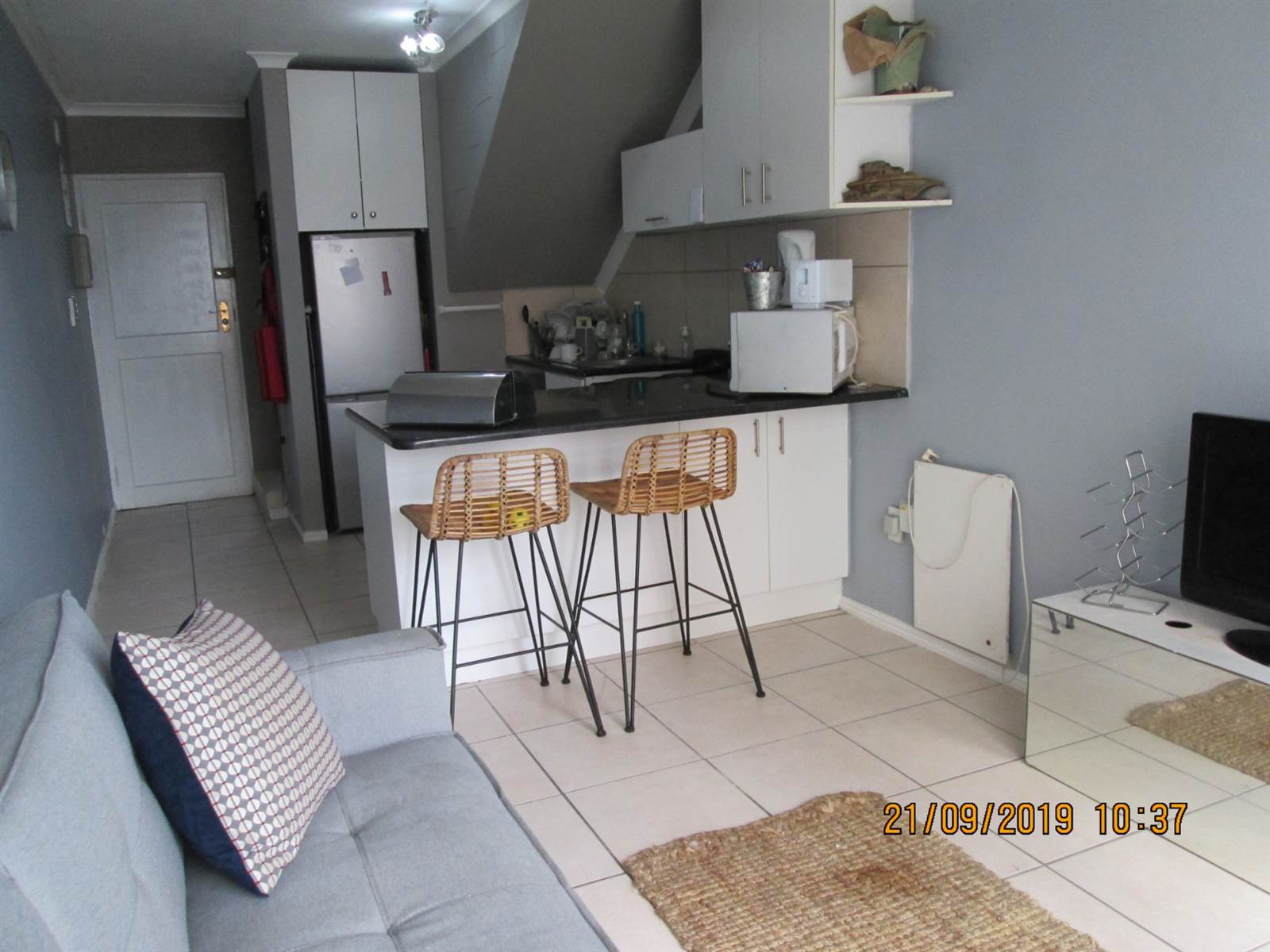1 Bed Apartment in Milnerton Central photo number 4