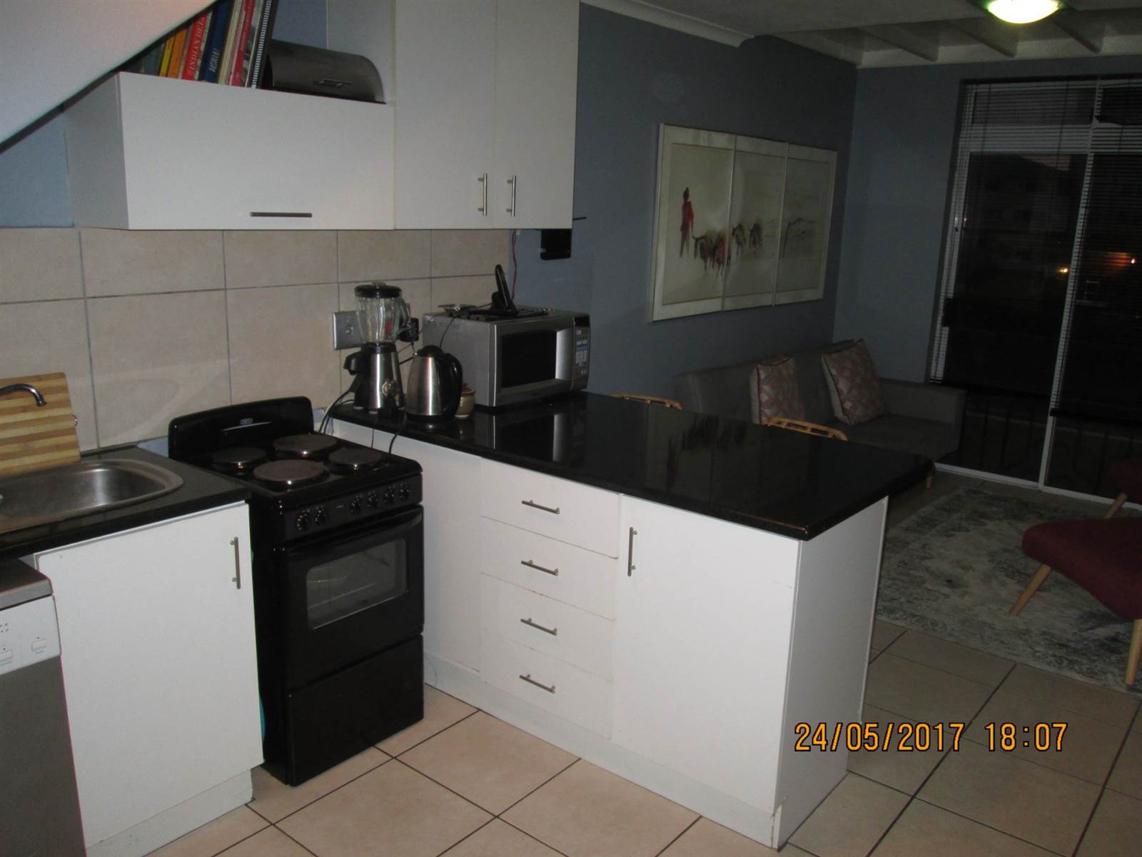 1 Bed Apartment in Milnerton Central photo number 9