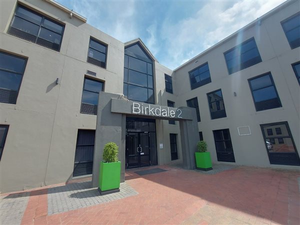 305  m² Commercial space