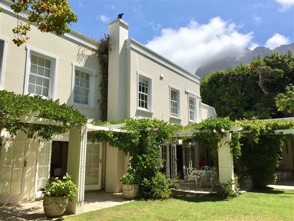 6 Bed House in Newlands