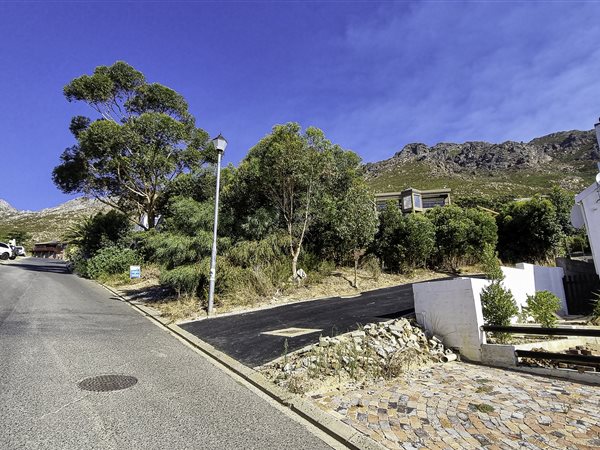 528 m² Land available in Mountainside