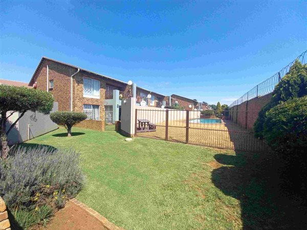 2 Bedroom Townhouse 2 Bedroom Townhouse