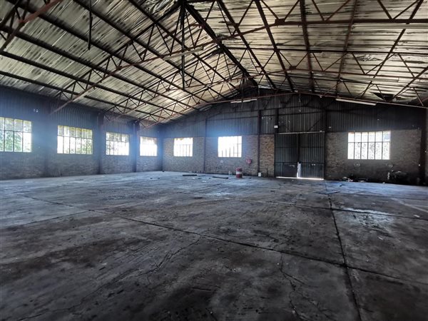 1 200  m² Industrial space