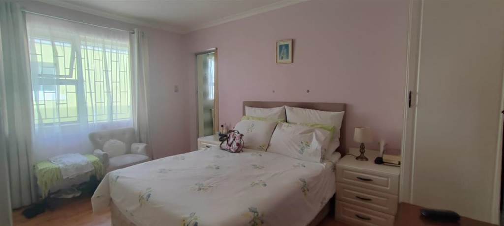 4 Bed House in Strandfontein photo number 23