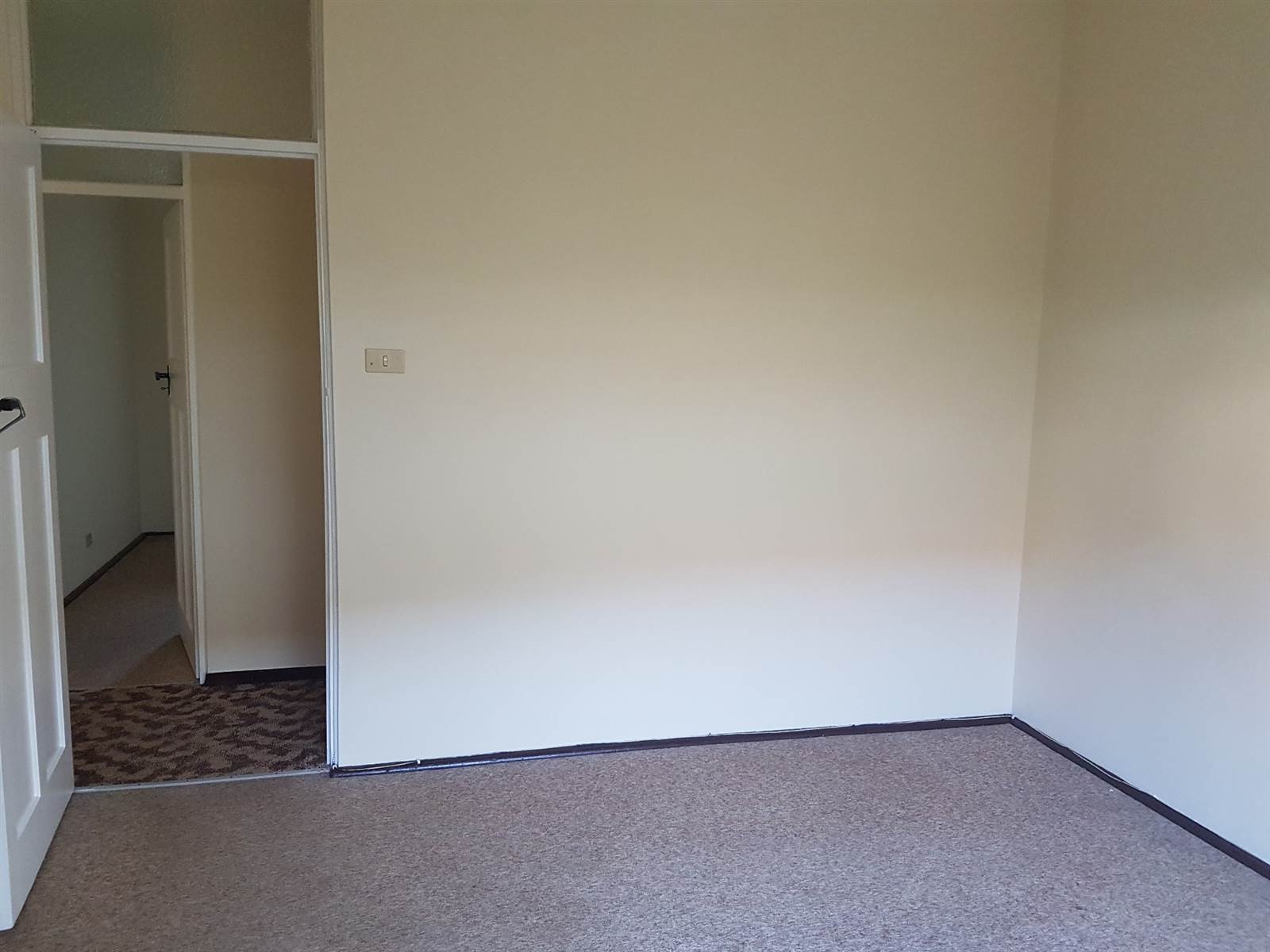 2 Bed Flat in Scottburgh Central photo number 4