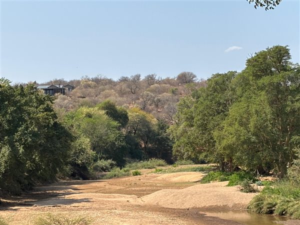 2 400 m² Land 2 400 m² Land