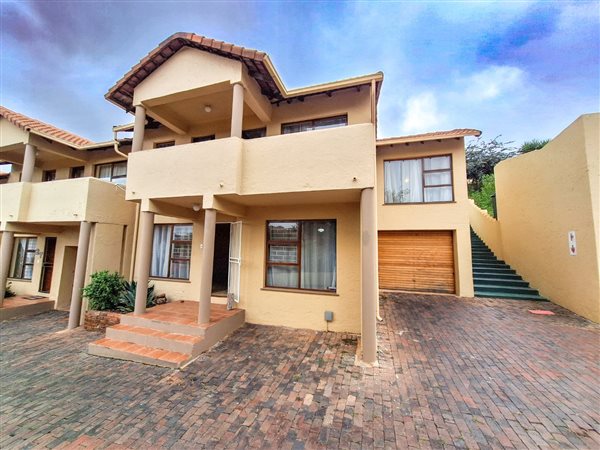 4 Bedroom Townhouse 4 Bedroom Townhouse