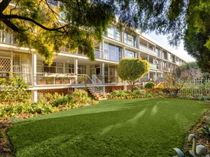 3 Bed Apartment in Dunkeld West