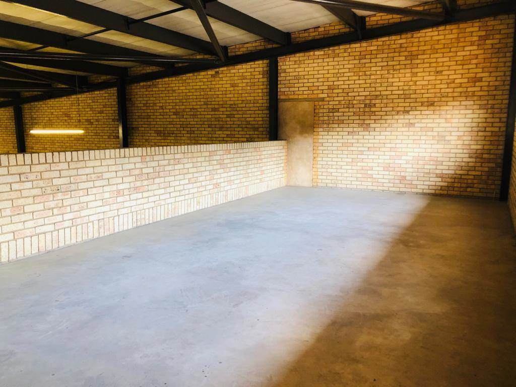 250  m² Industrial space in Krugersdorp North photo number 14
