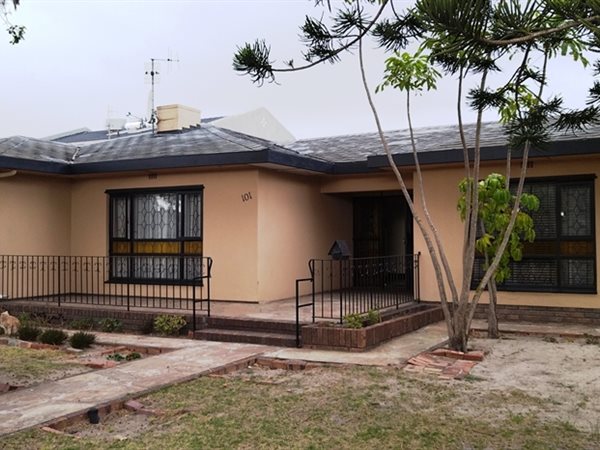 5 Bed House in Parow