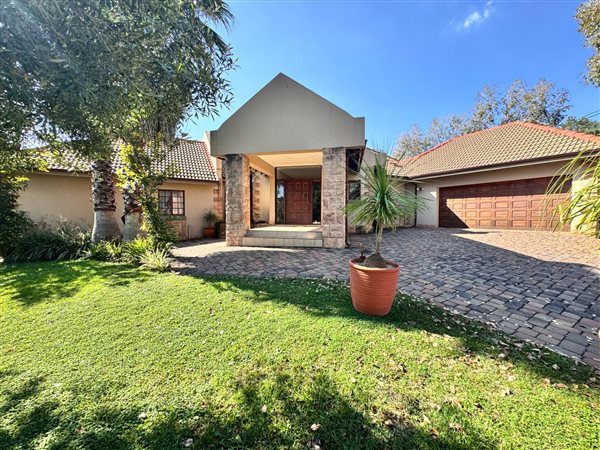3 Bedroom House 3 Bedroom House