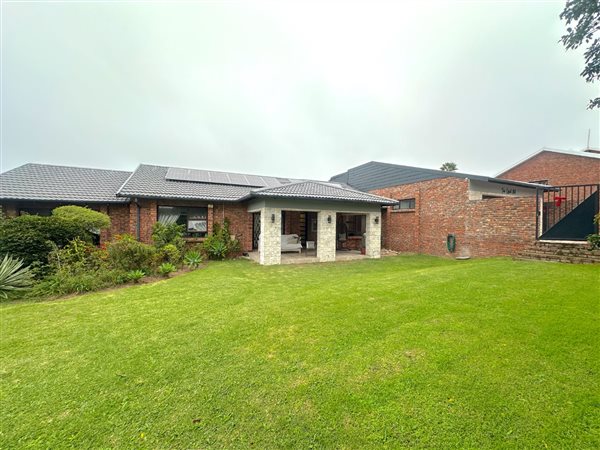 4 Bedroom House 4 Bedroom House