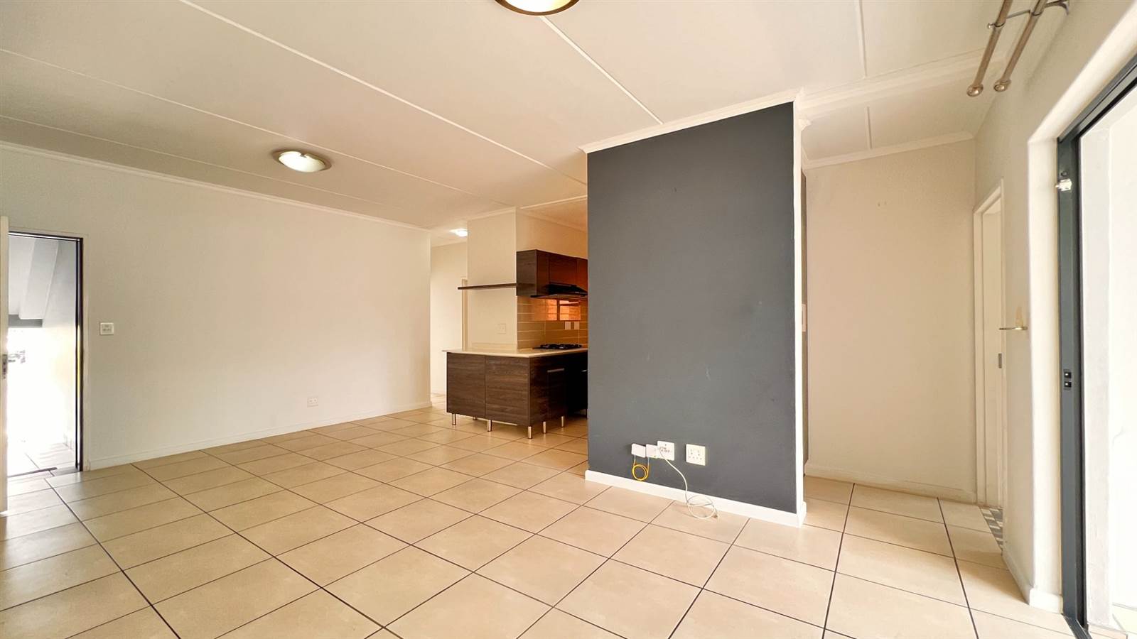 3 Bed Apartment in Olivedale photo number 4