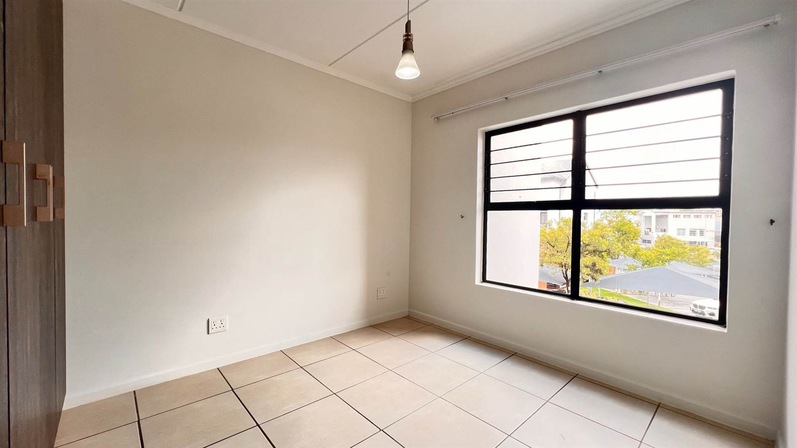 3 Bed Apartment in Olivedale photo number 12