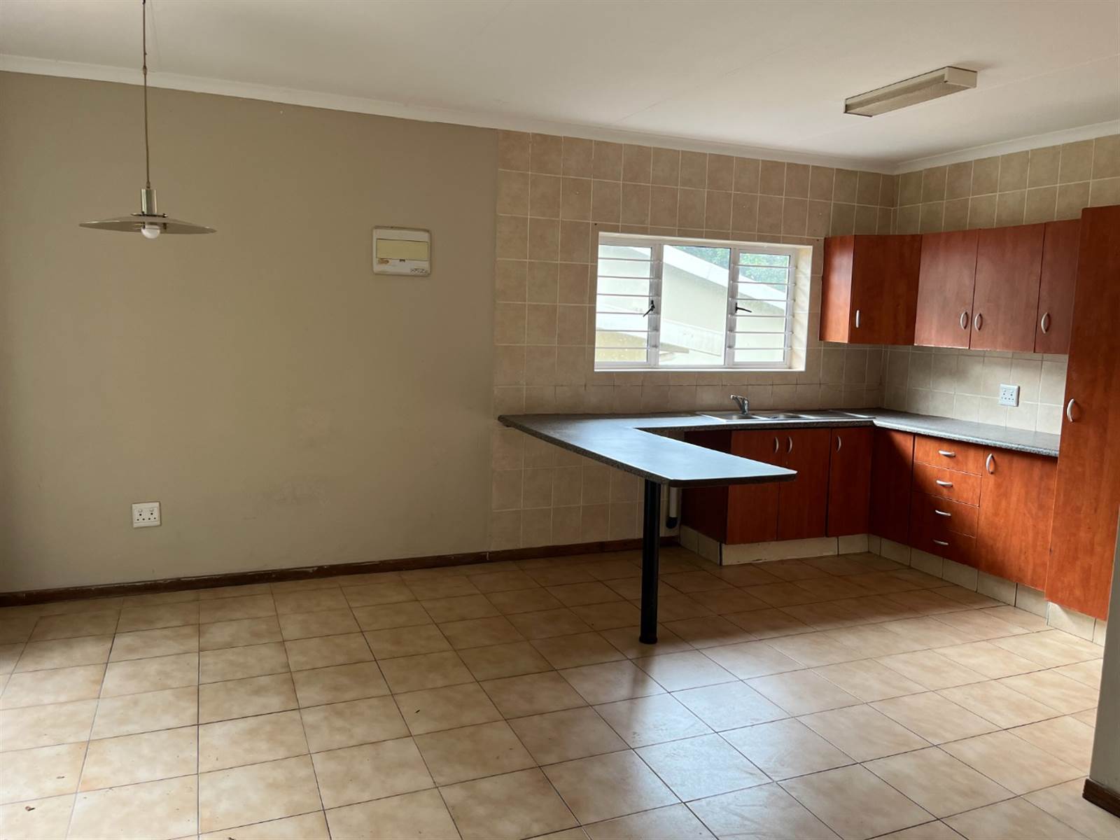 1 Bed Apartment in Scottburgh South photo number 10