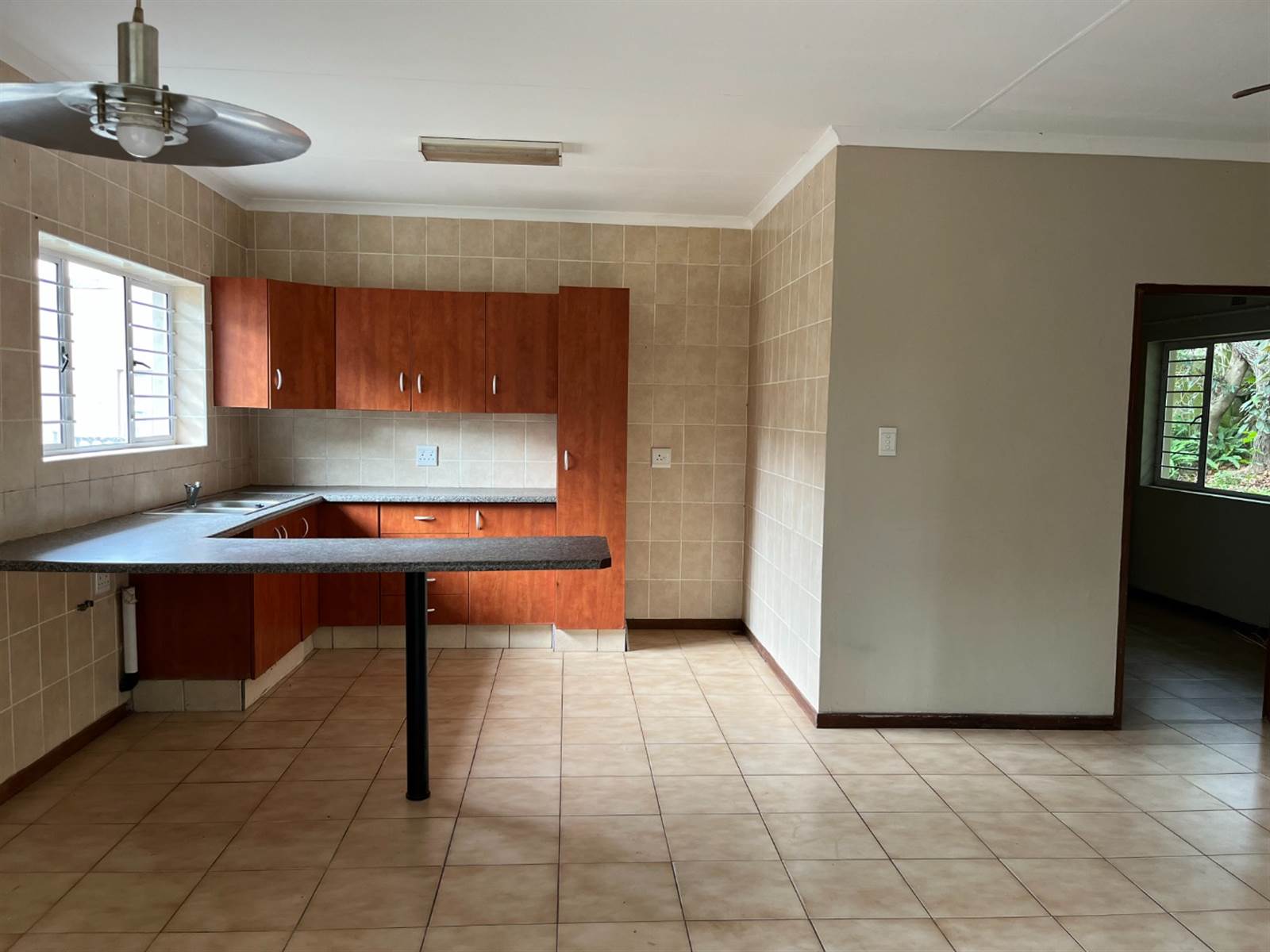 1 Bed Apartment in Scottburgh South photo number 9
