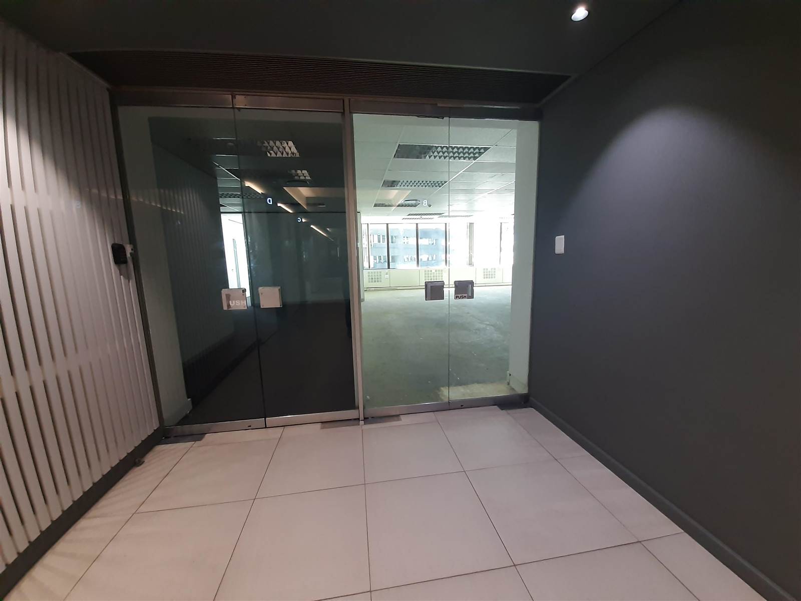 198  m² Commercial space in Cape Town City Centre photo number 7