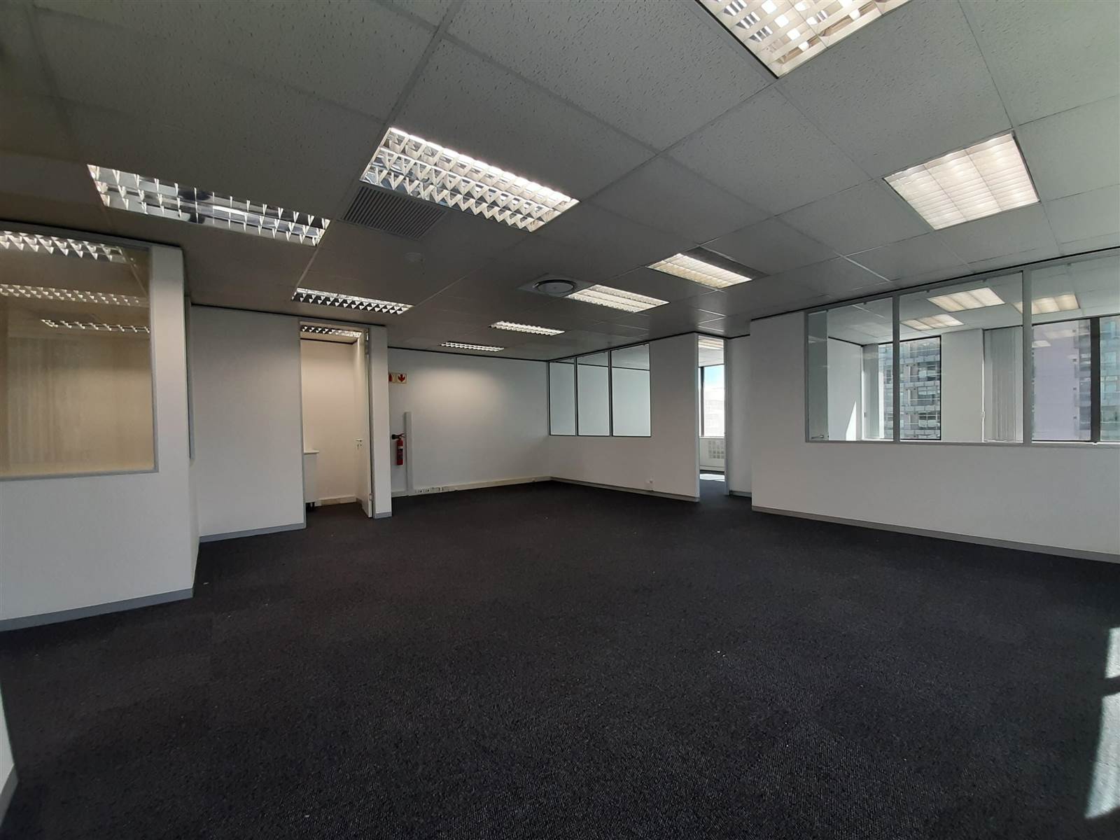 198  m² Commercial space in Cape Town City Centre photo number 13