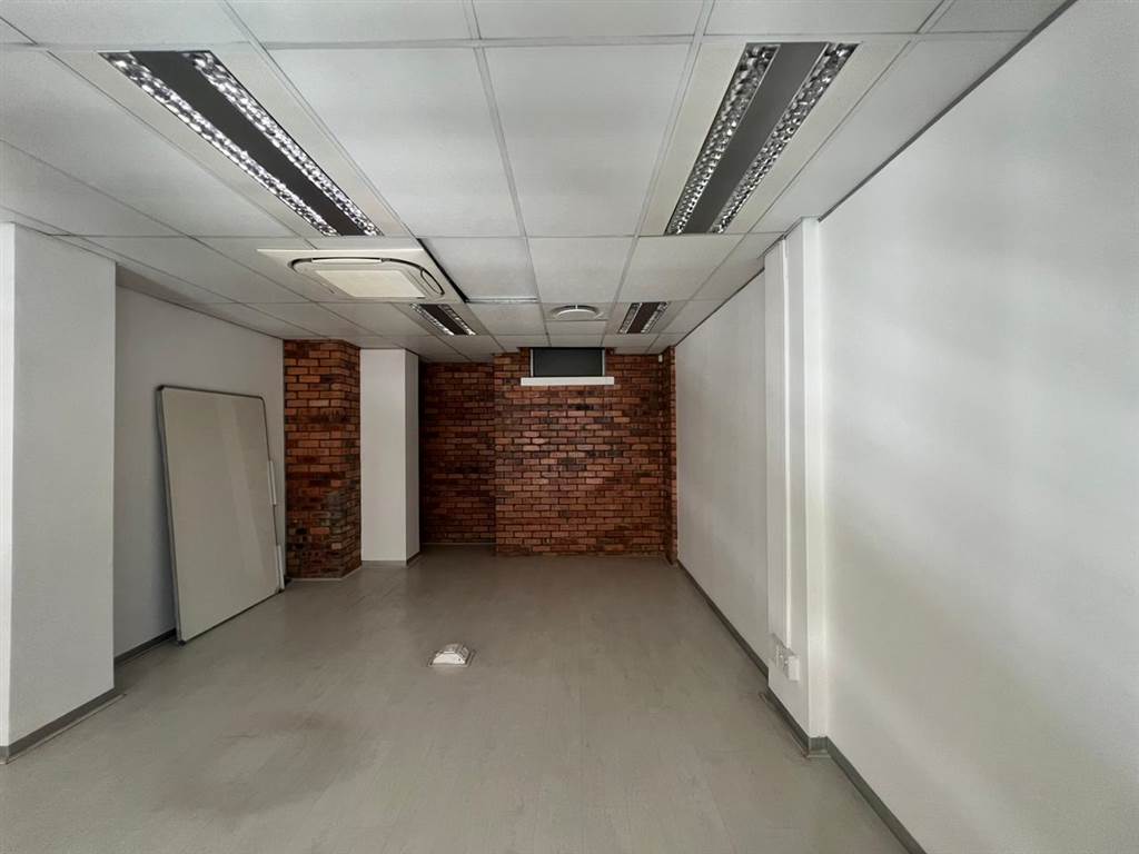 229  m² Commercial space in Green Point photo number 14