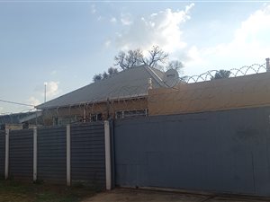6 Bed House in Dalview