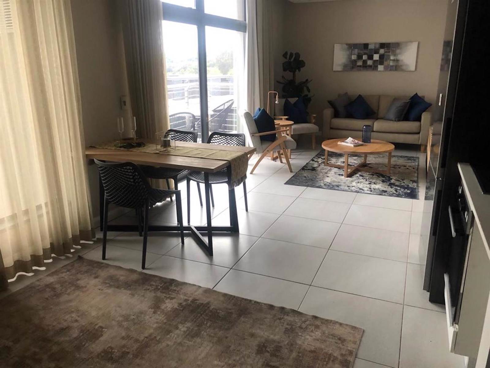 1 Bed Apartment in Menlyn photo number 5