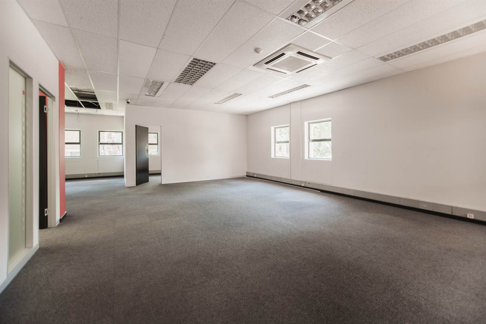 685  m² Commercial space in Randjespark photo number 3
