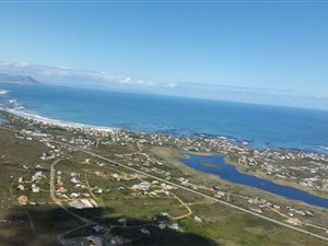 1039 m² Land available in Bettys Bay