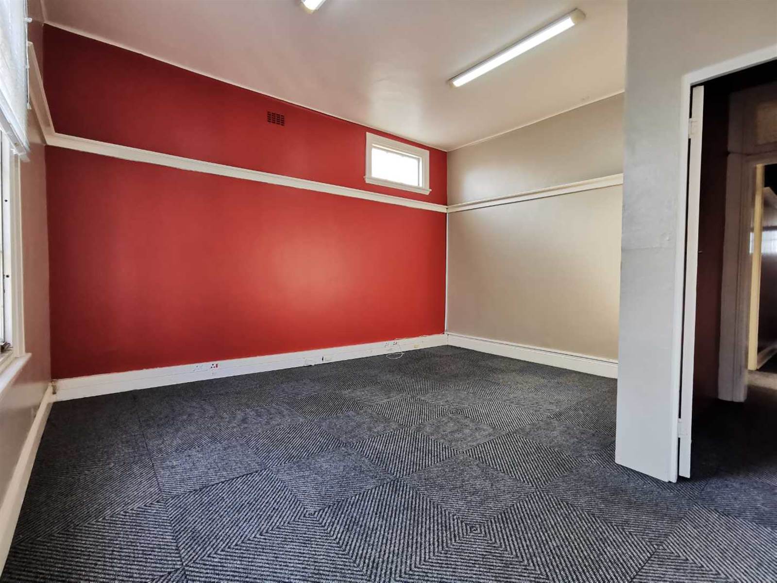 111  m² Office Space in Morningside photo number 3
