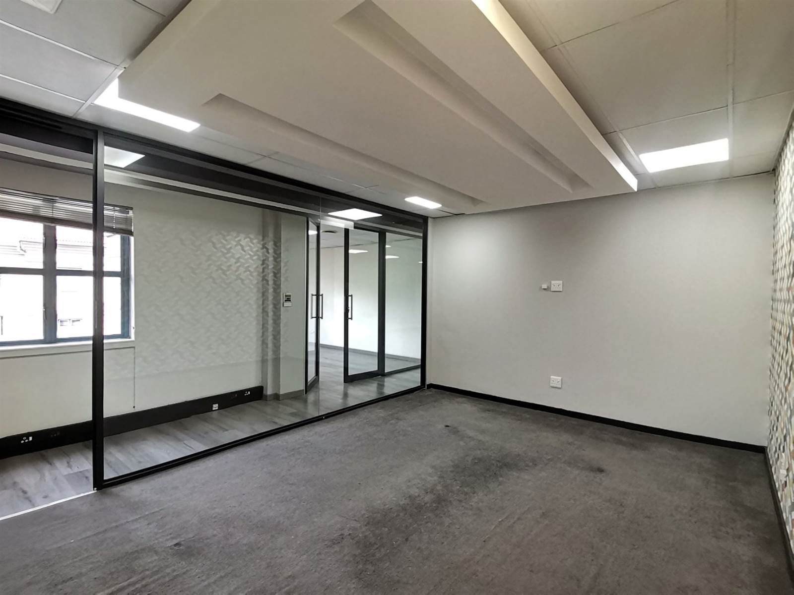 188  m² Office Space in Hyde Park photo number 23