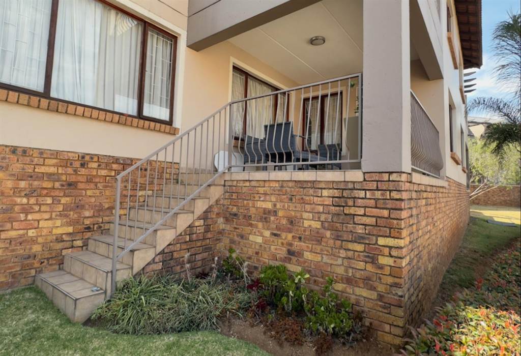 3 Bed Townhouse in Glenvista photo number 15