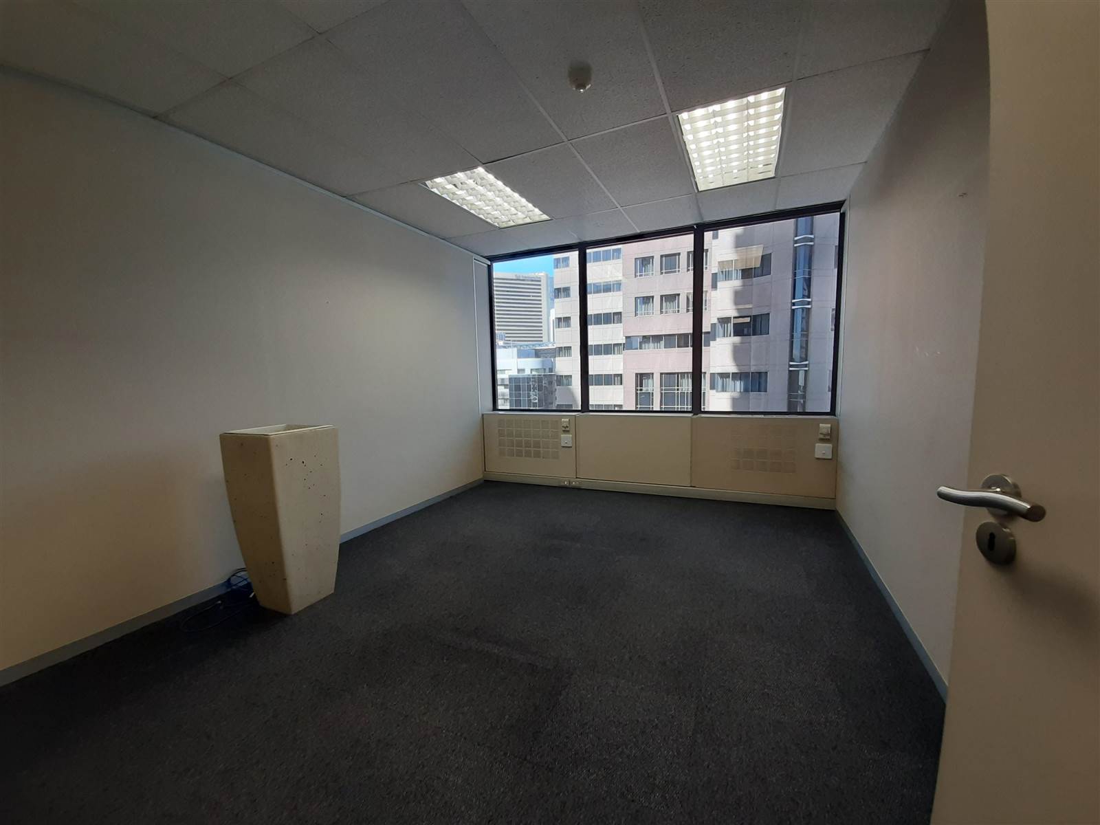 238  m² Commercial space in Cape Town City Centre photo number 11