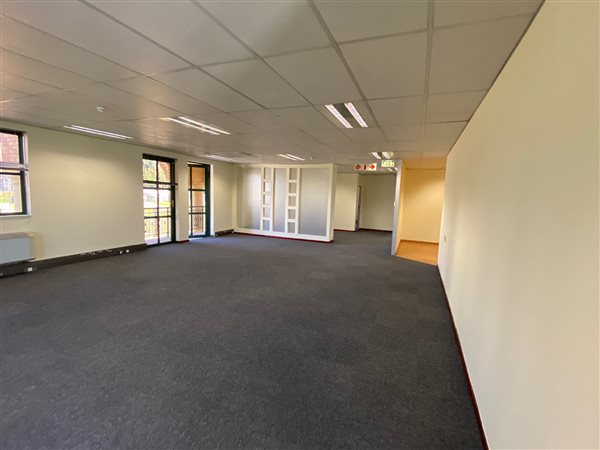 297  m² Commercial space