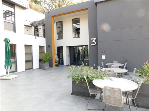 242  m² Commercial space in Dunkeld West