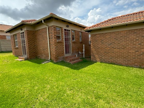 3 Bed House in Thatchfield