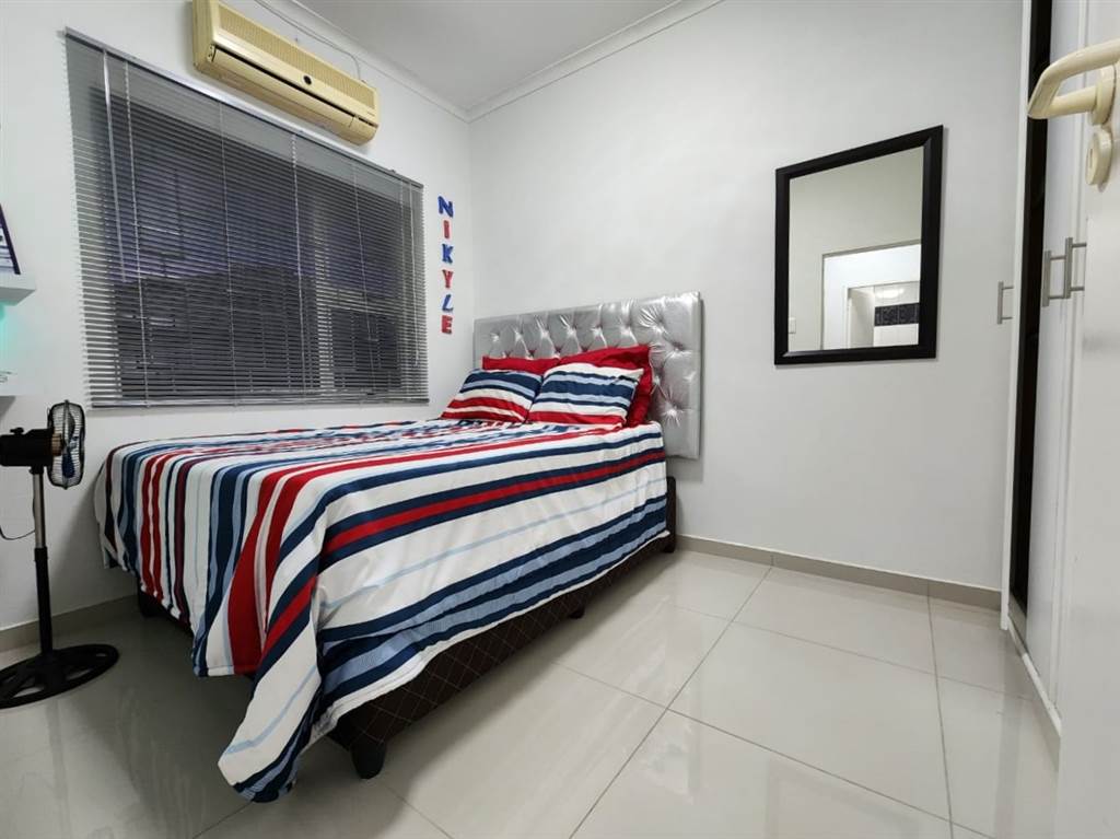 2 Bed Duplex in Meerensee photo number 9