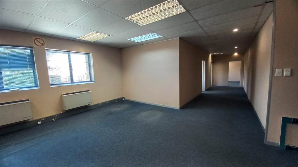 110  m² Commercial space in Newlands photo number 12