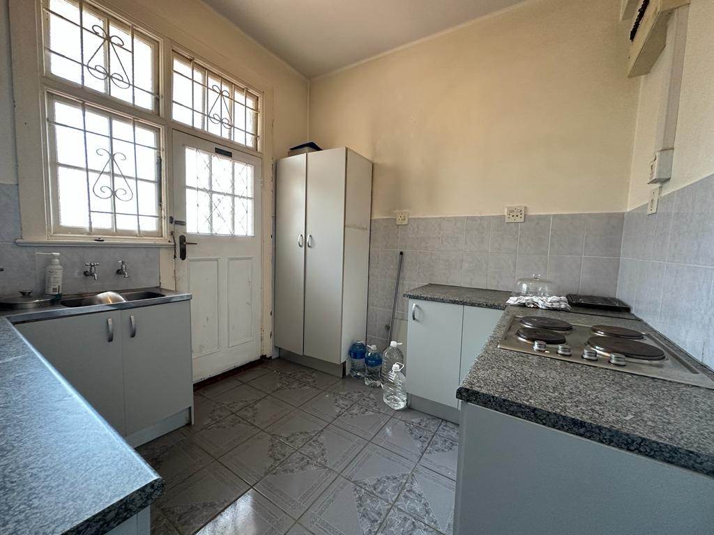 1.5 Bed Apartment in Bulwer photo number 7