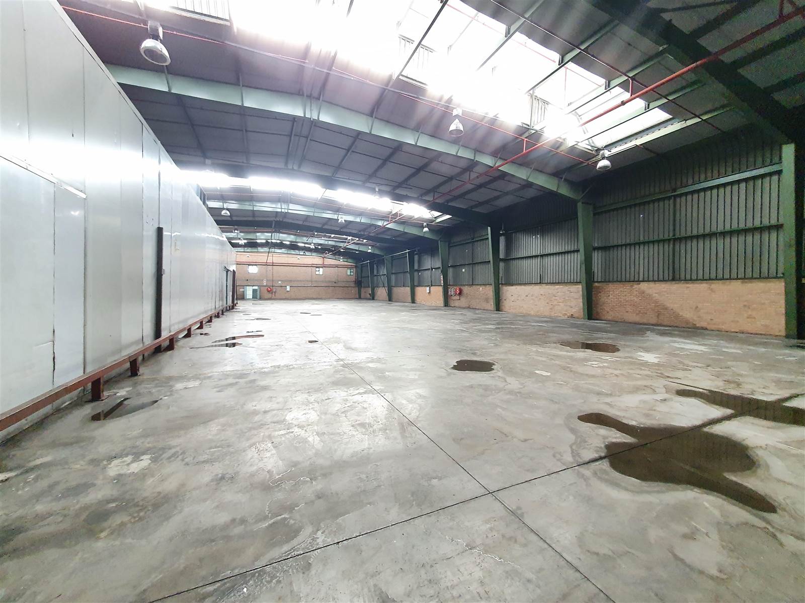 2128  m² Industrial space in City Deep photo number 2