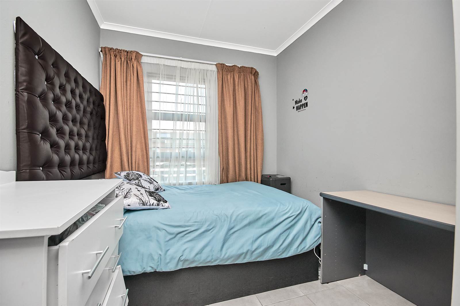 3 Bed Townhouse in Grobler Park photo number 12