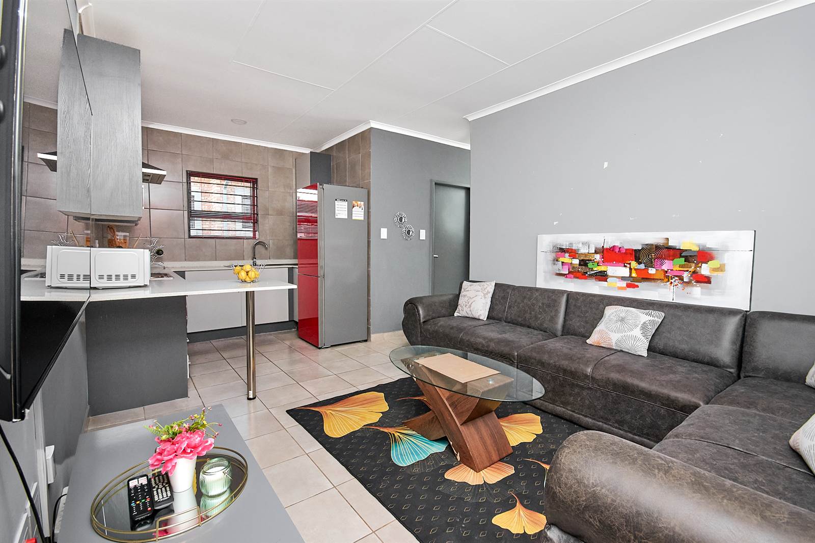 3 Bed Townhouse in Grobler Park photo number 4