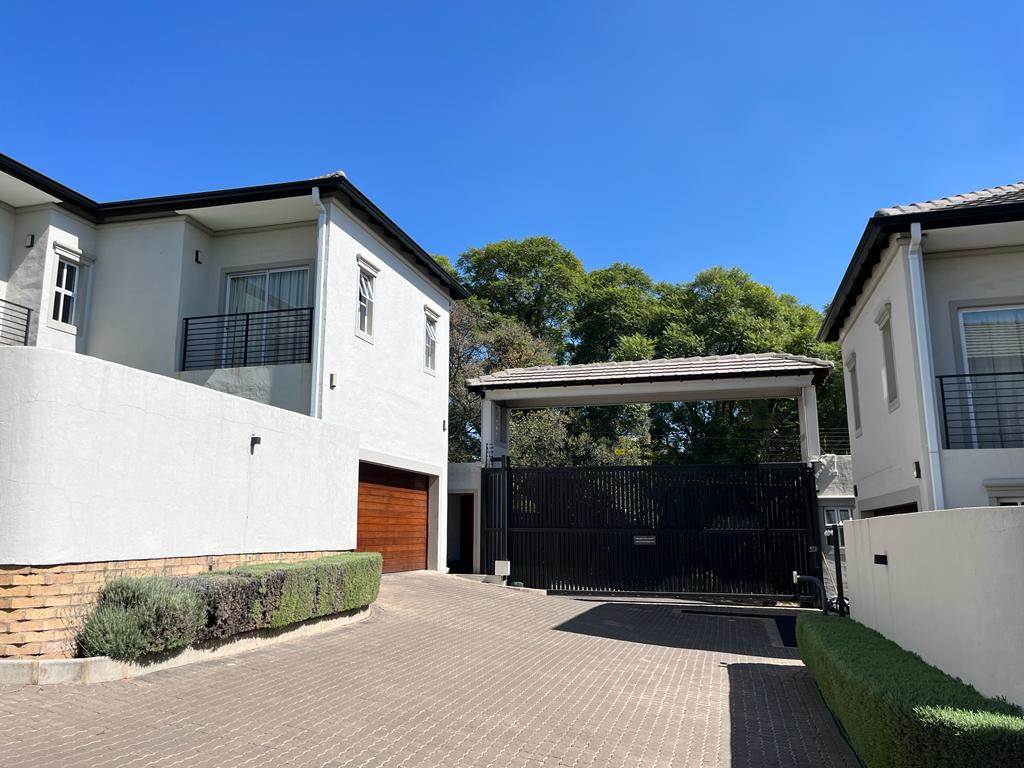 3 Bed Cluster in Craighall Park photo number 3