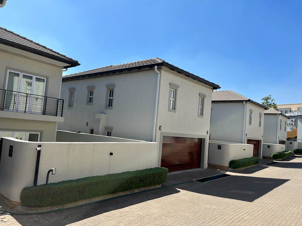 3 Bed Cluster in Craighall Park photo number 5