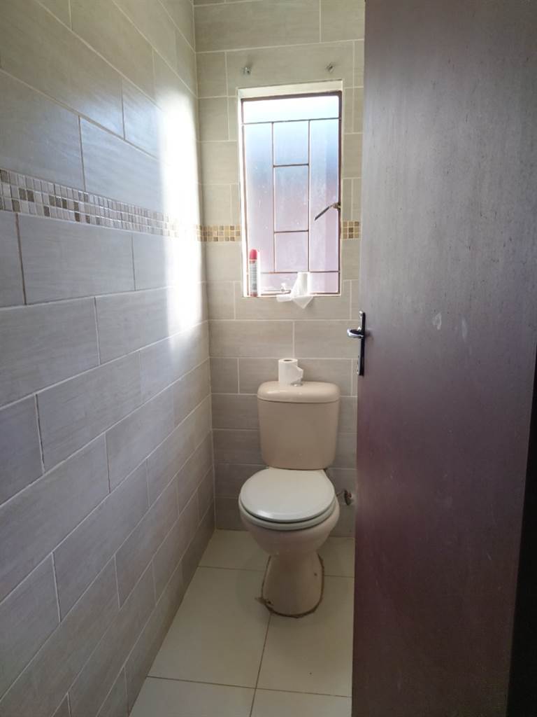 3 Bed House in Soshanguve photo number 17