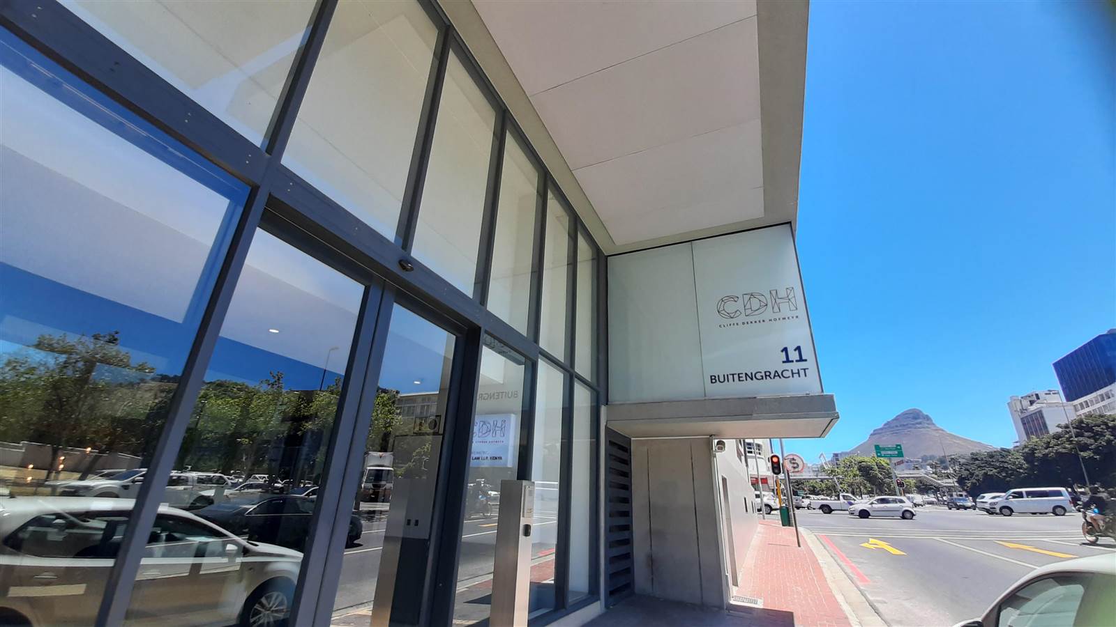 2210  m² Commercial space in Cape Town City Centre photo number 3